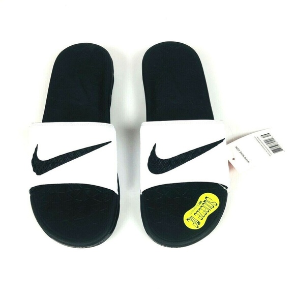 nike unisex black & green benassi solarsoft flip flops